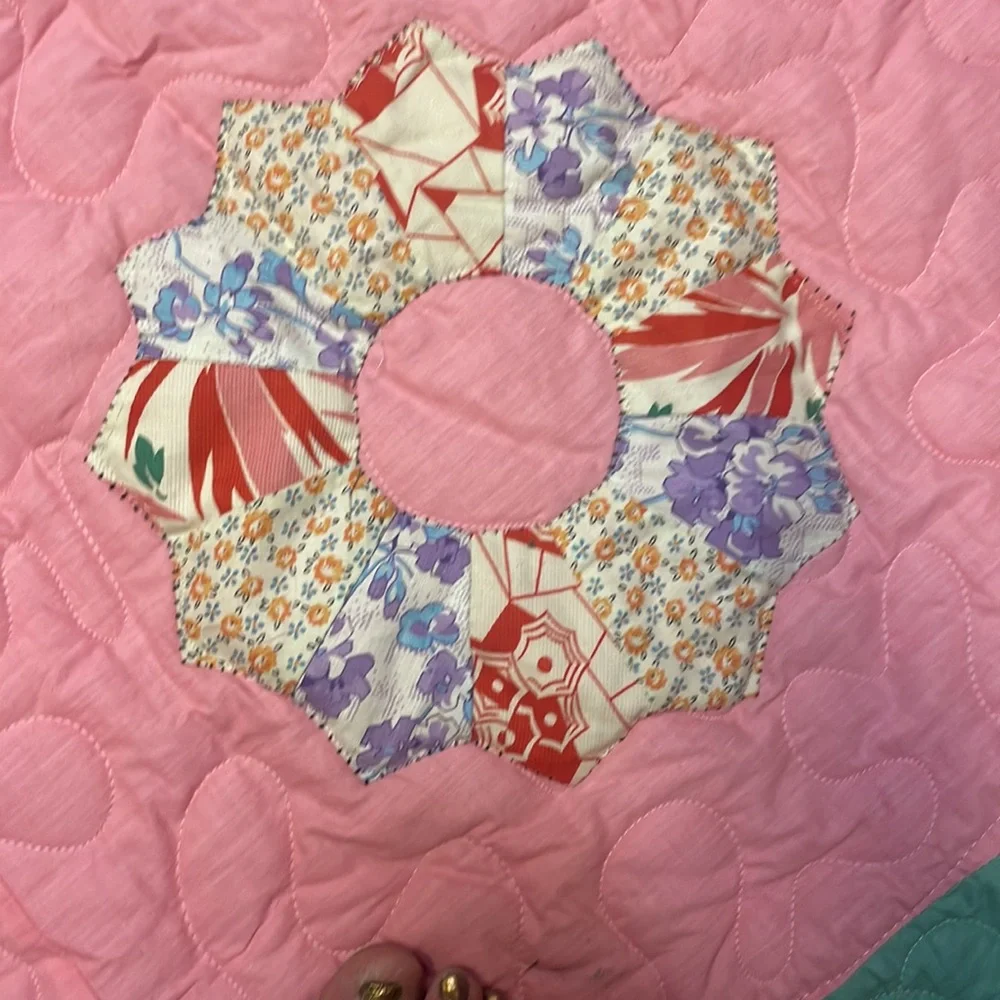 Vintage quilt. - Picture 6 of 9